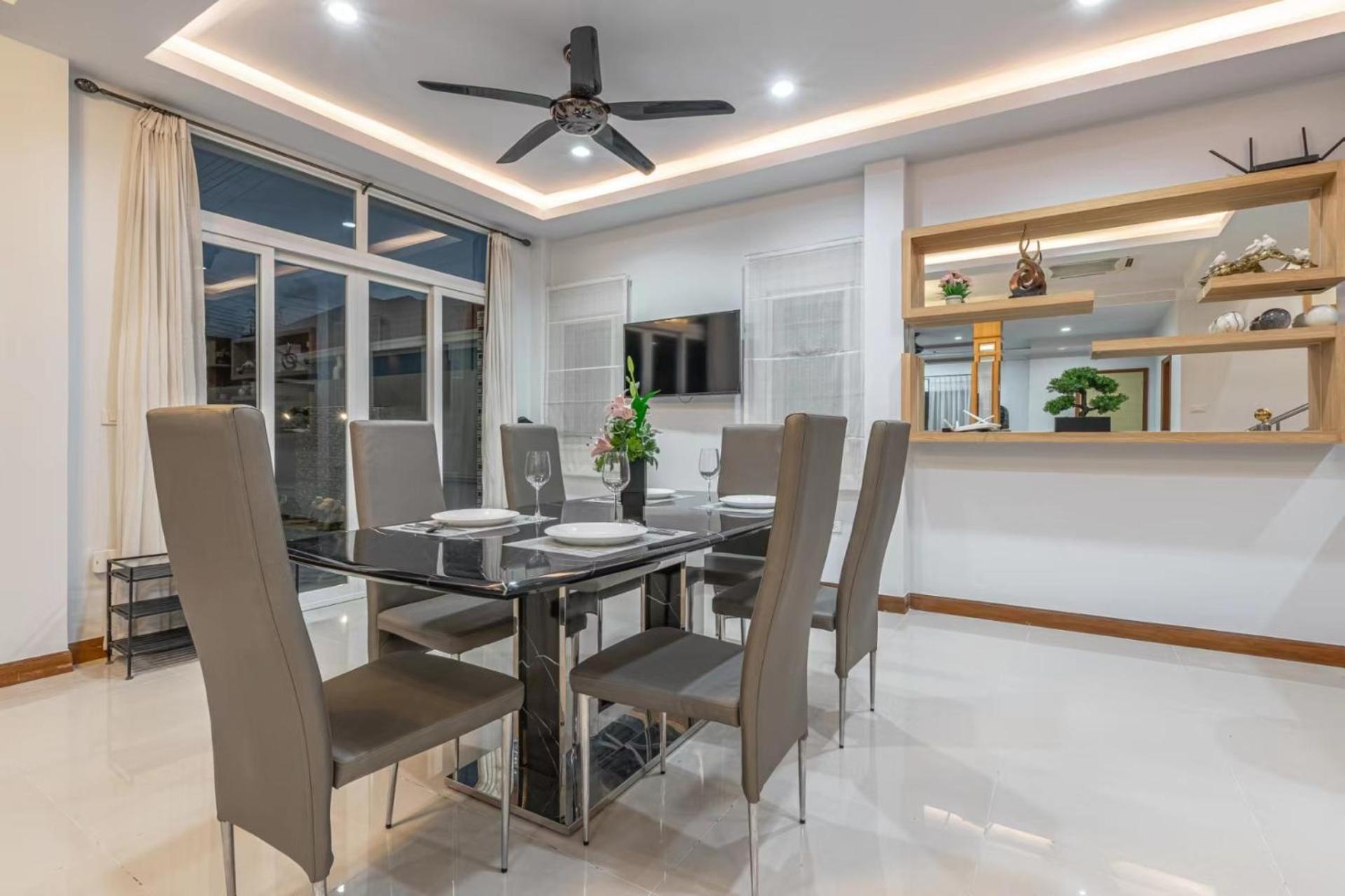5 Bedrooms Modern Pool * Pattaya