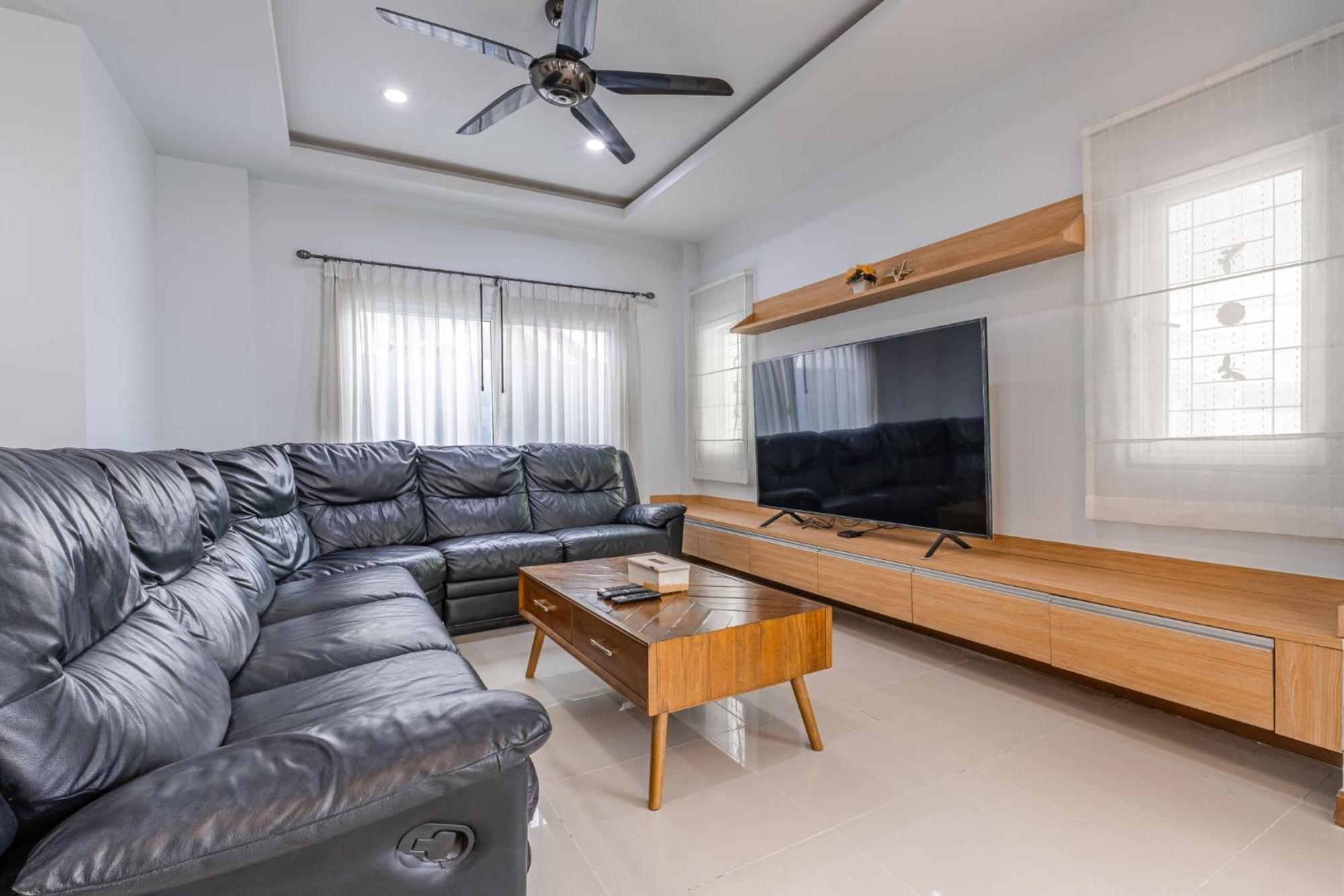 Villa 5 Bedrooms Modern Pool