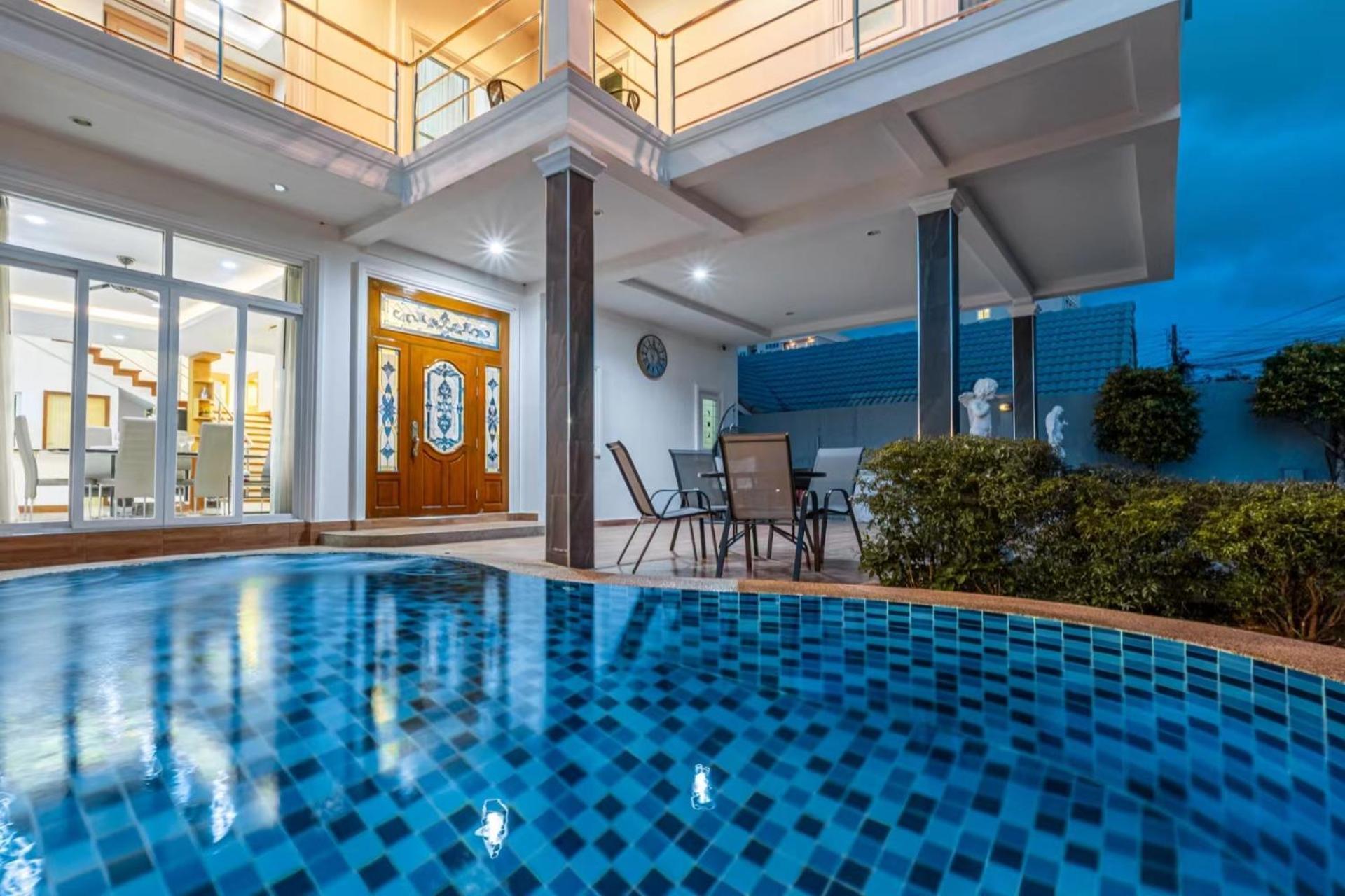 Villa 5 Bedrooms Modern Pool *