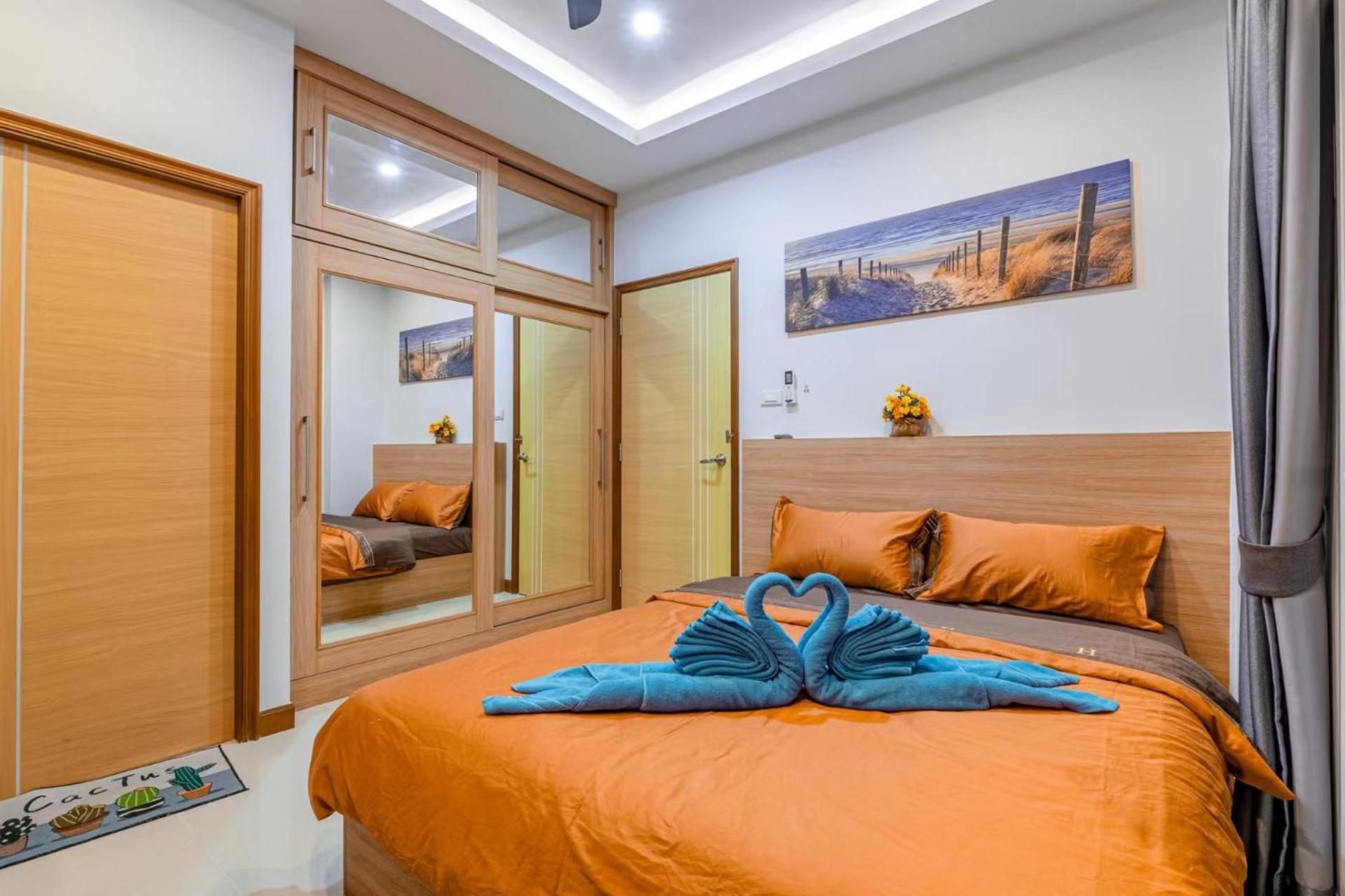 Villa 5 Bedrooms Modern Pool Pattaya