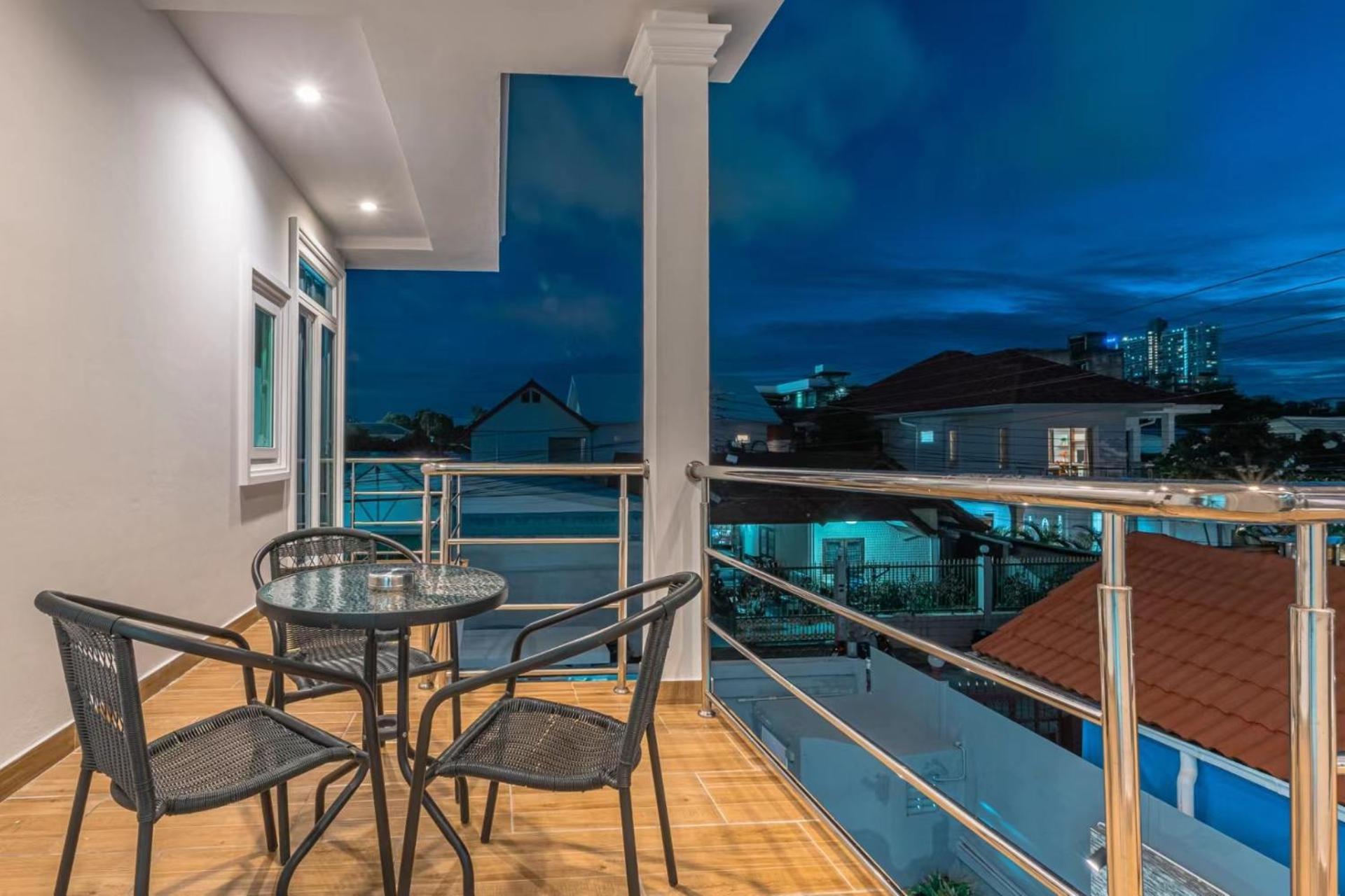 5 Bedrooms Modern Pool Villa