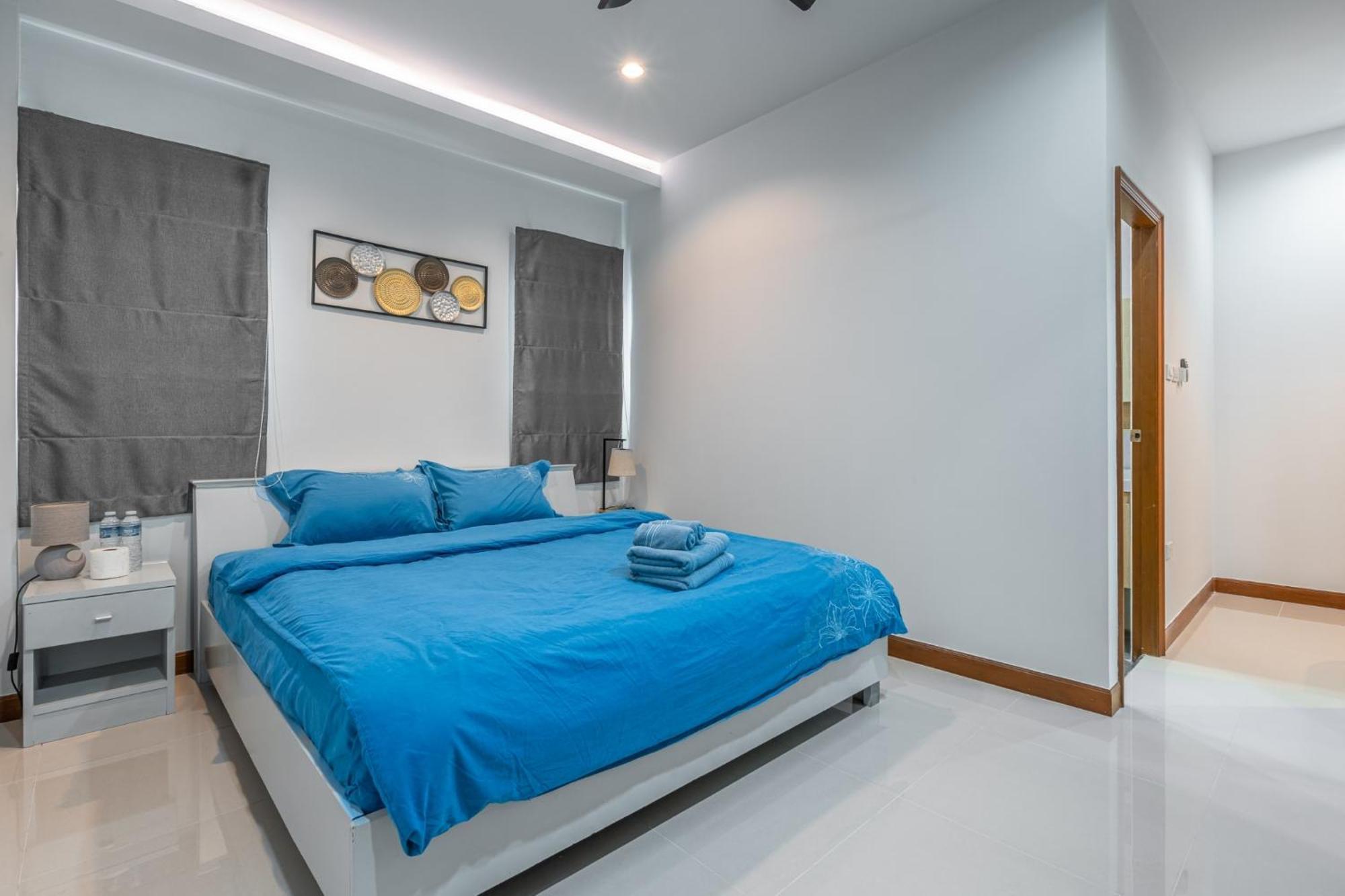 5 Bedrooms Modern Pool Villa