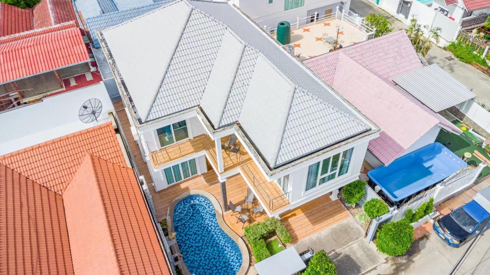 5 Bedrooms Modern Pool * Pattaya