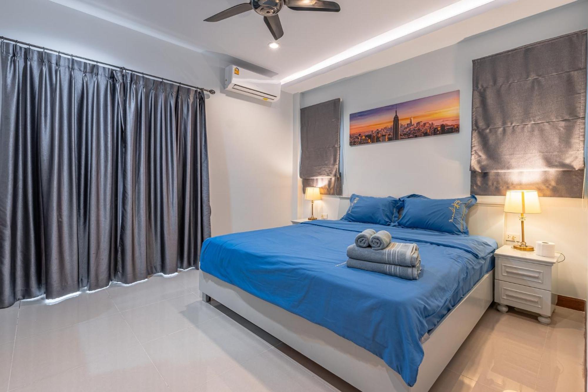 Villa 5 Bedrooms Modern Pool Pattaya